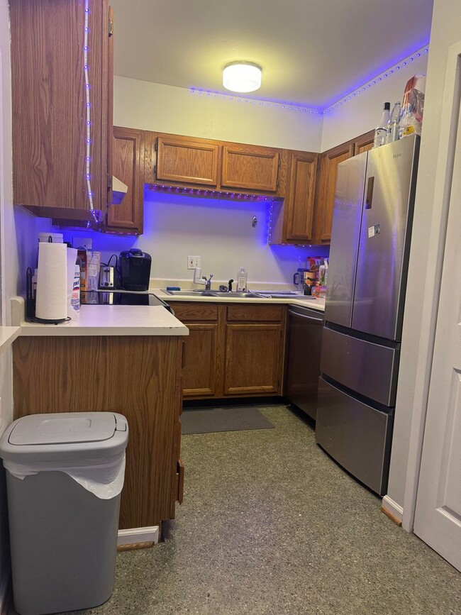Photo - Great location for $2200/month - 2bd/1ba with TWO assigned parking spaces (tandem spaces)