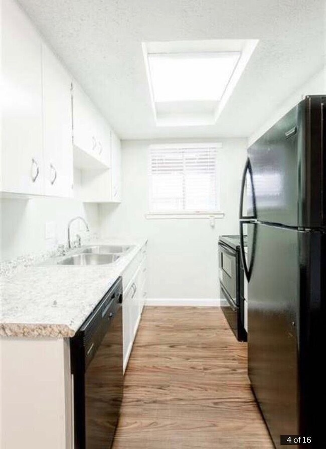 Photo - 1105 N Meadows Dr Unit B
