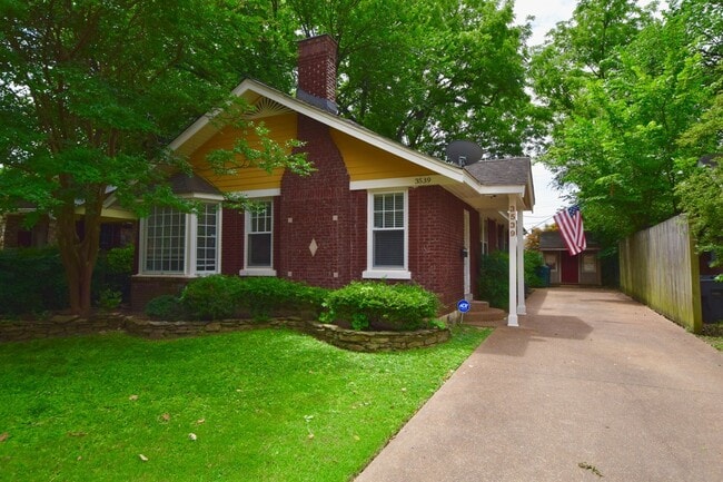 Photo - DARLING charmer with 3 beds and 2 baths near the U of M.