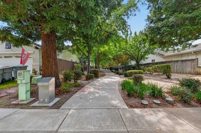1647 Gateway Dr