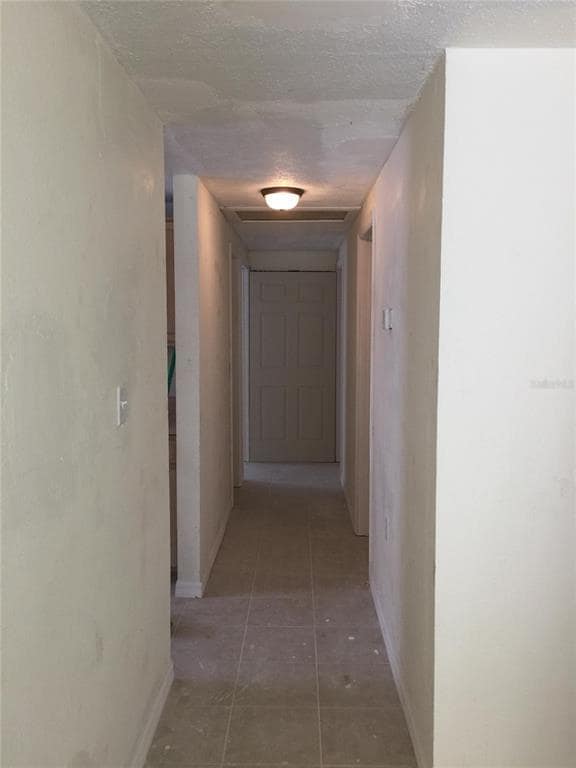 1049 S Terry Ave