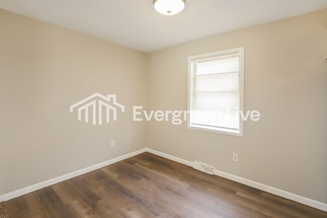 Photo - 4719 NW Fisk Ave