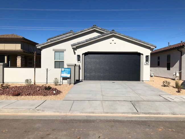 AVAILABLE!! Beautiful Brio Home - AVAILABLE!! Beautiful Brio Home