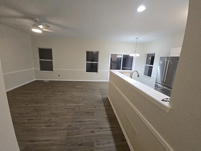 Photo - 676 Grove Cir