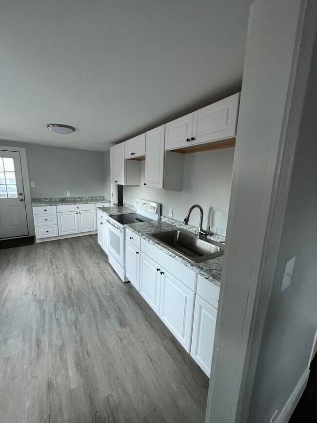 Photo - 24 Church St