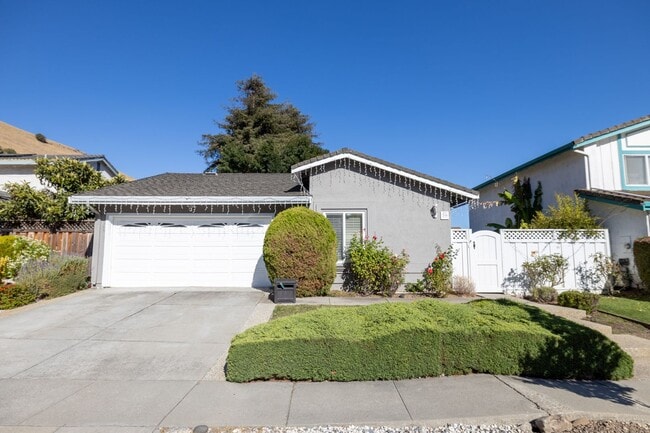 Building Photo - Charming Niles District Home with Private ...