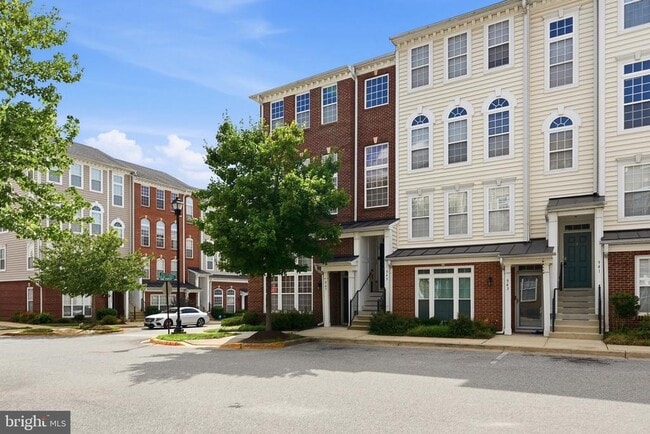 Building Photo - 941 Pine Forest Ln