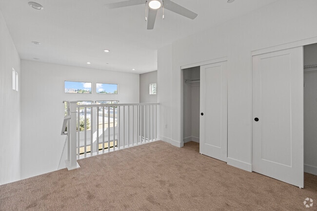 1BR, 1BA - 943SF
