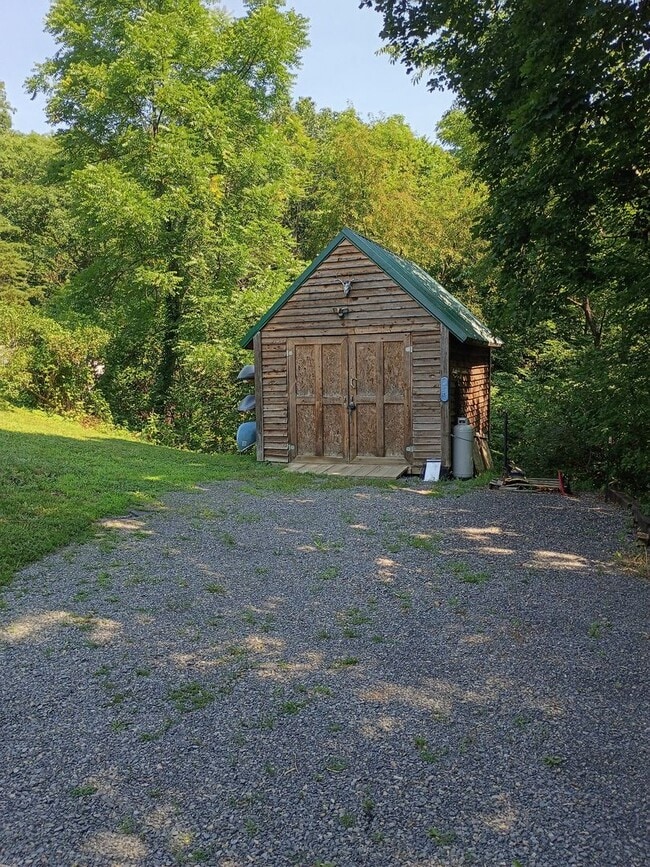 Photo - 3BR/1 Bath  SFH in West Virginia