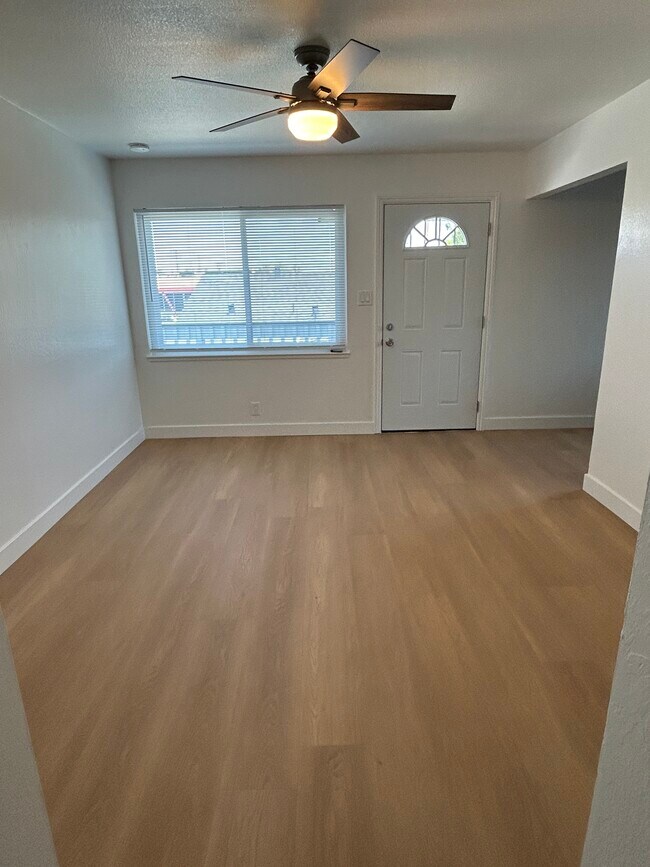 Photo - 574 W Hedding St Unidad 2