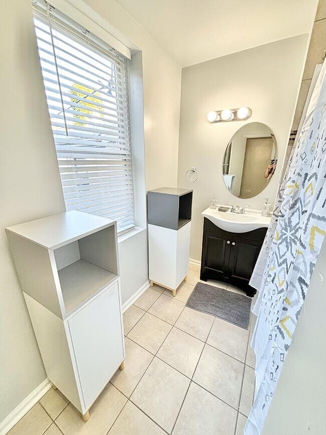 Photo - 815 N Caroline St