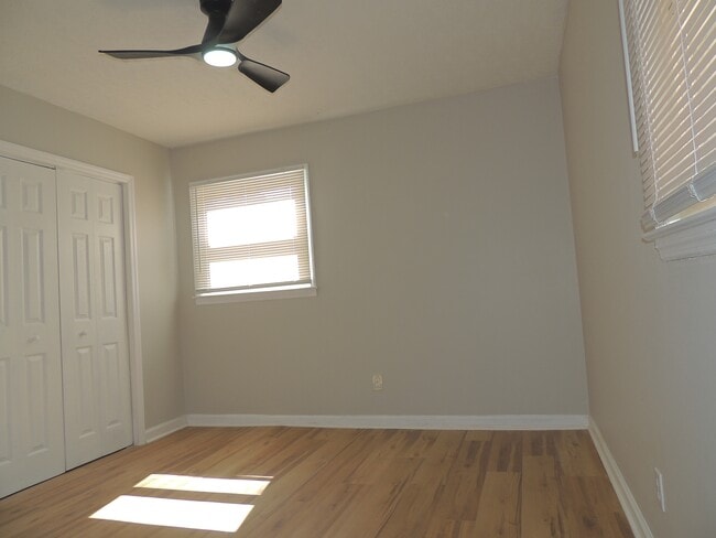 Photo - 5200 Mawood Ave