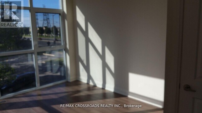 Photo - 8763 Bayview Ave Unité 207