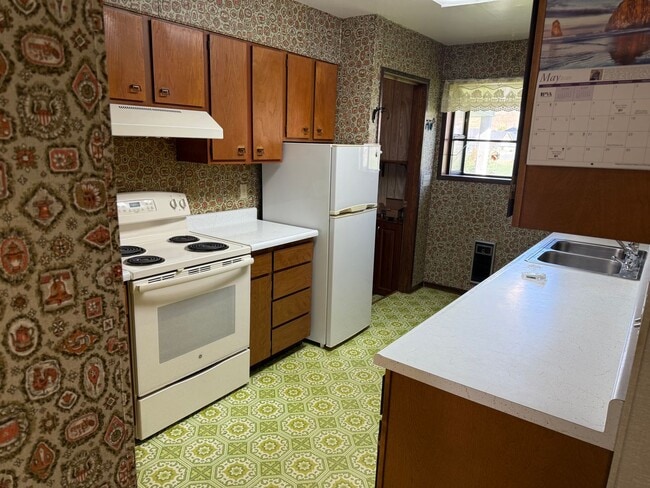 Photo - Adorable 1970's Farmhouse - 3 bed 1 bath