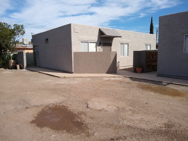 Photo - 452 E Blacklidge Dr Townhome