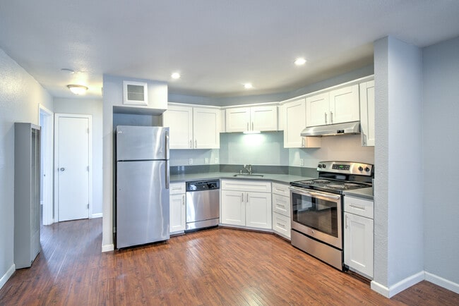 Photo - 530 24th Street