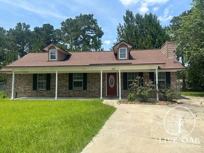 Photo - MOVE IN SPECIAL: $500 OFF 1ST MONTH'S RENT!**