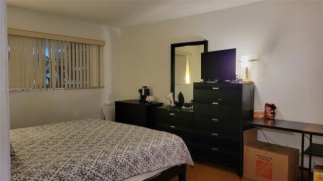 Photo - 950 Hillcrest Dr