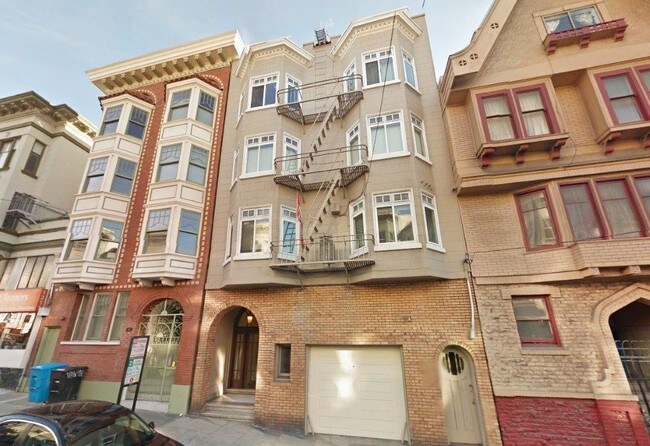1225 Jackson St