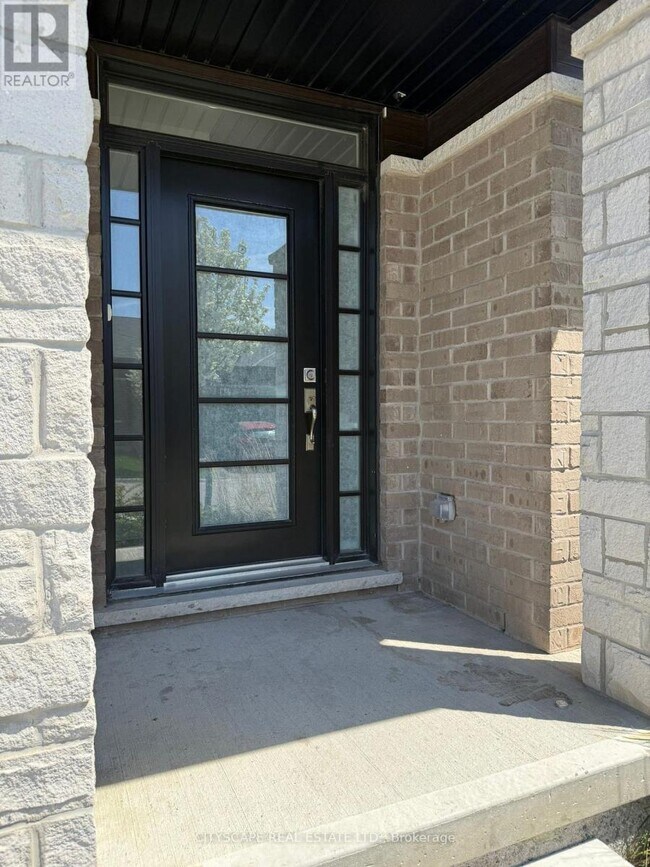 Photo - 550 Grey St