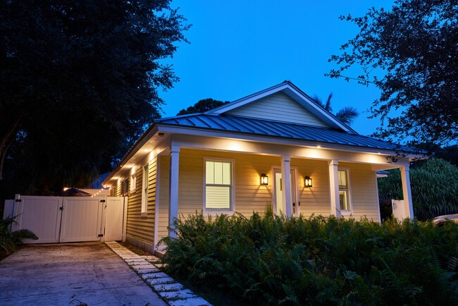 Building Photo - 1280 SW 25th Ave Rental