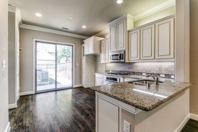 Photo - Awesome 3Bed/2Bath Townhome in The Villas ...