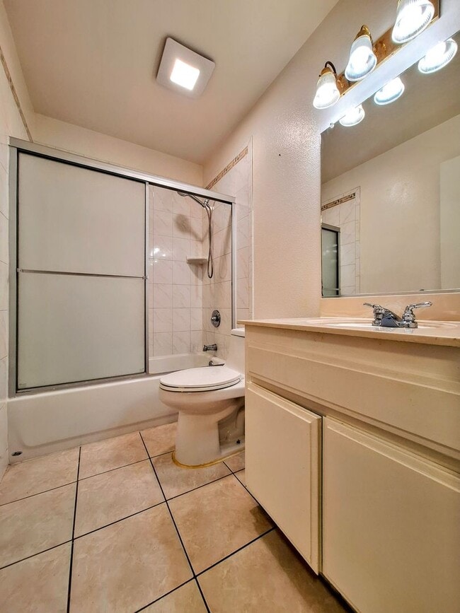 Photo - Beautiful 2bd Condo In Gated Community With Pool, Gym, and On-site Laundry Unit 238