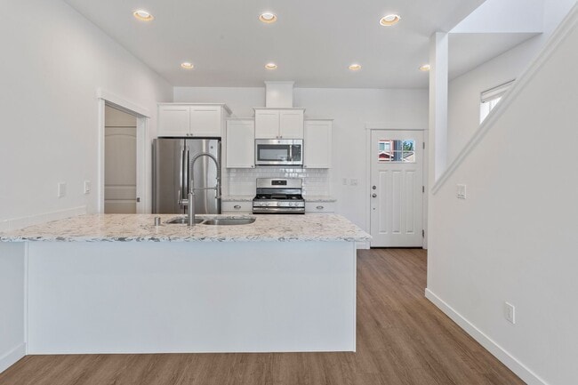 Photo - 3 Bath 2.5 Bath - Modern Townhome - Hillcrest - NAS Whidbey