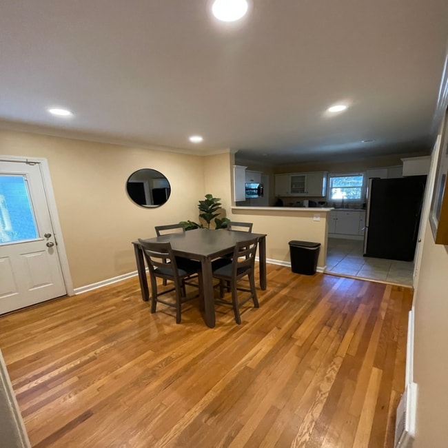 Photo - 1666 Briarcliff Rd NE