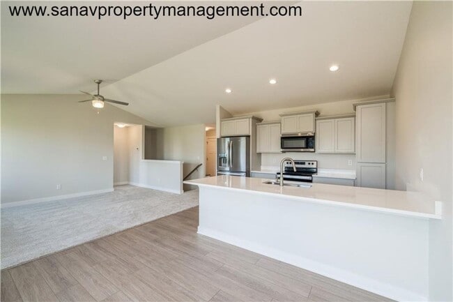 Photo - Beautiful 3 bedroom in Prime Waukee Location - Close to it ALL