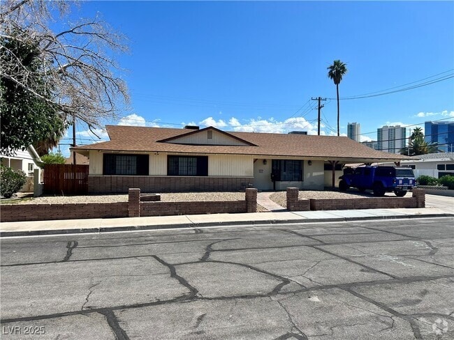 Building Photo - 604 Bonita Ave Rental