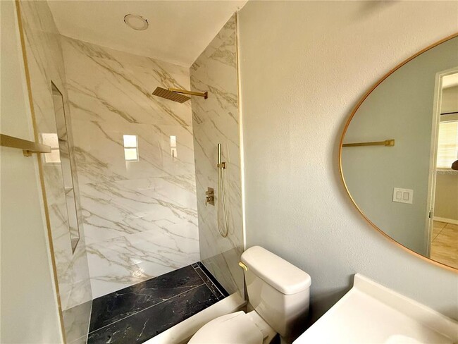 Photo - 139 Mayfair Cir