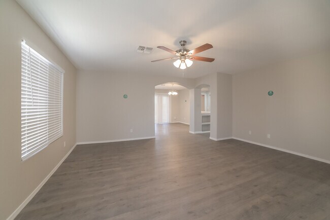 Photo - 16178 W Young St