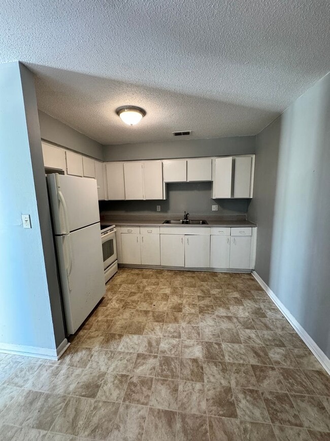 Photo - 37540 Martin Luther King Blvd Unit B