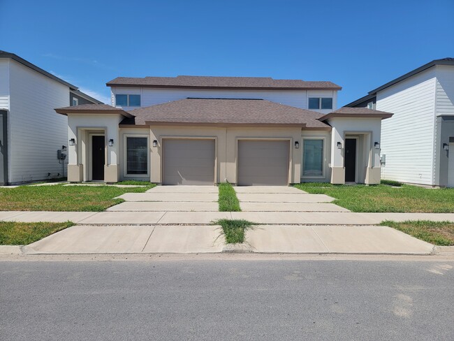 Photo - 2019 Diamond Dr Townhome