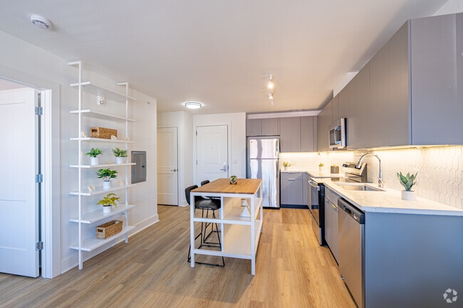 1BR, 1BA - 582SF - Kitchen 2