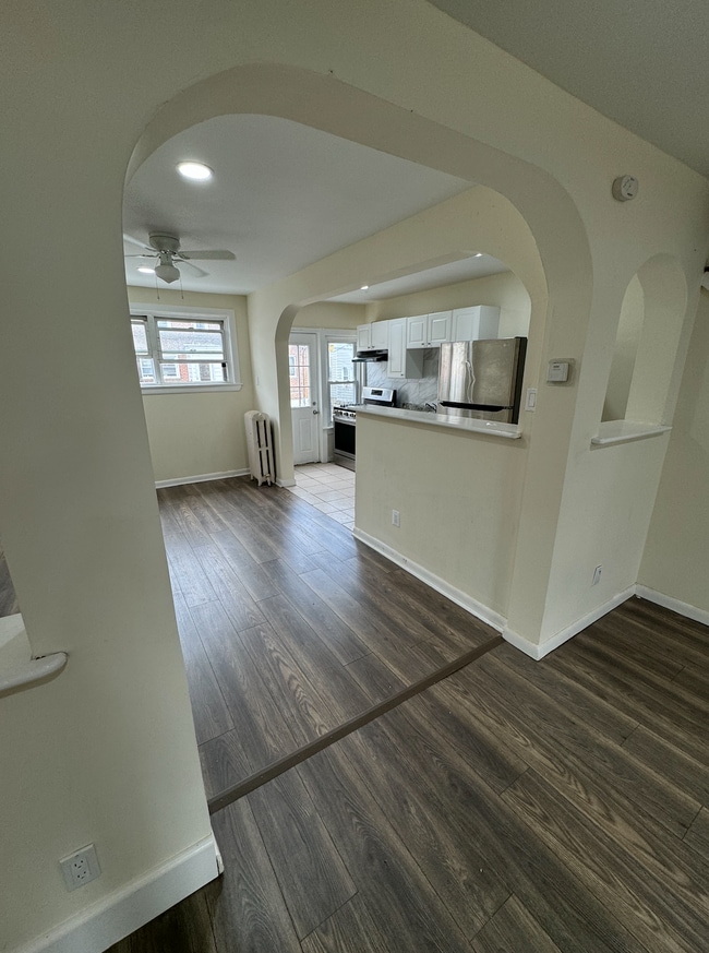 Photo - 7101 Radbourne Rd