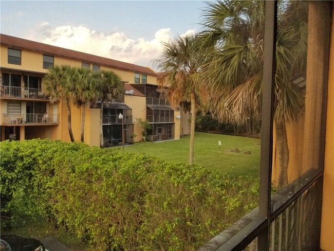 Photo - 430 Commodore Dr Unit 210