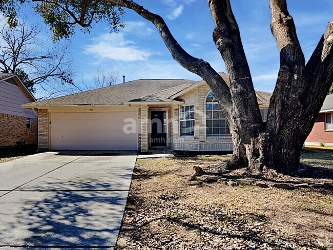 Building Photo - 2222 Clear Ridge Dr Rental