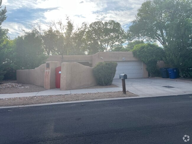 Building Photo - 3105 Camino Caballete NW Rental