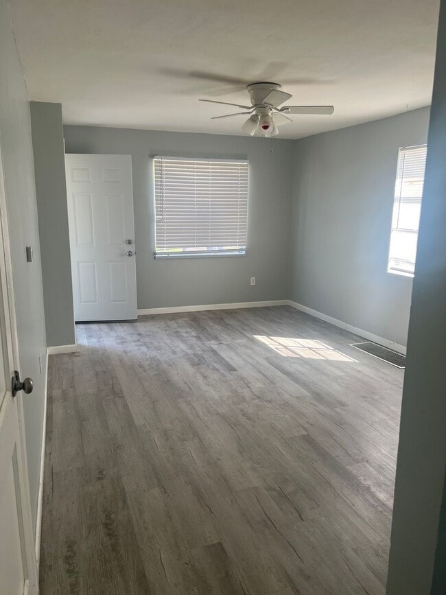 Photo - 1155 Linda Vista Ave Unit 2