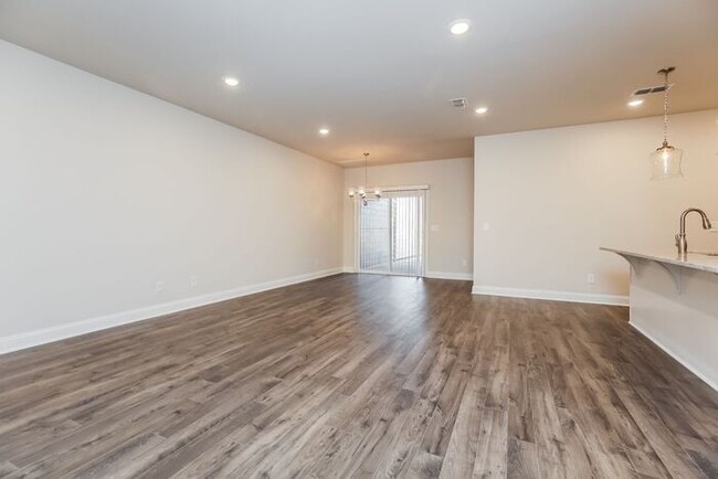 Photo - 2436 Elmcroft Ave