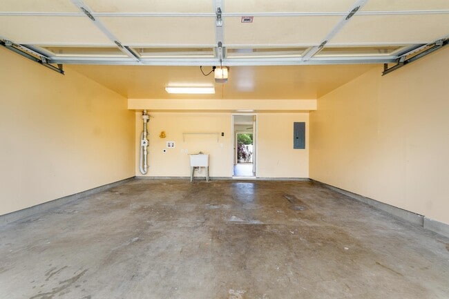 91-1317-1317 Kilipue St