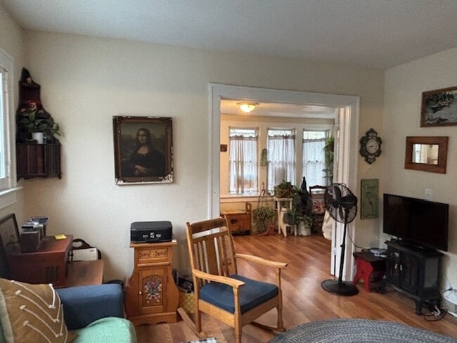 Photo - 2739 Buchanan St NE Unit 2