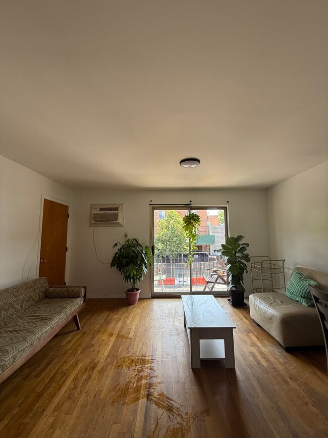 Photo - 13 Schaefer St