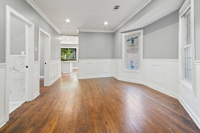 Photo - 4251 N Lawndale Ave Unit 1