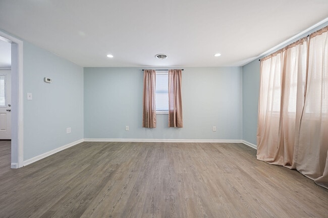 Photo - 114 Carter Ave