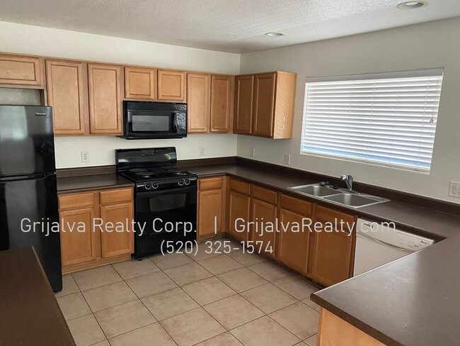 Photo - 1595 W Beantree Ln