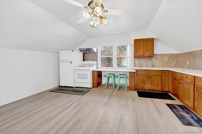 Photo - 169 Old Mamaroneck Rd