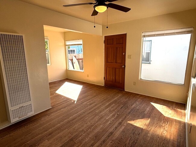 Photo - Voltaire Duplex Unit 5040